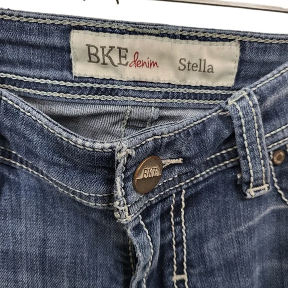 🌿BKE Women's 29L ( 29x33.5) Medium Wash Stella Boot Stretch Distressed Jeans - Picture 5 of 16